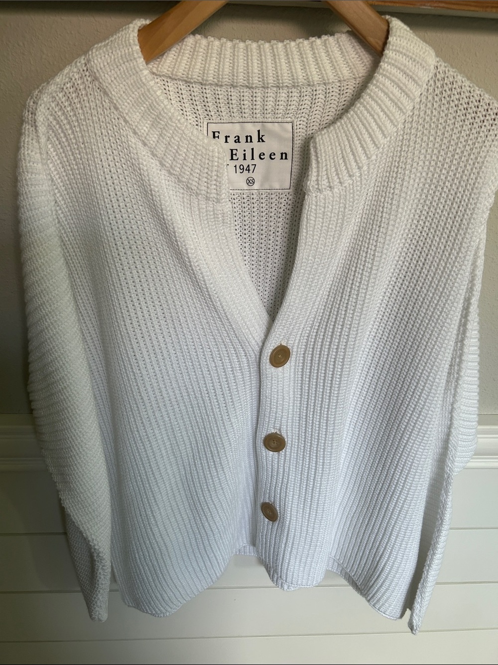 Frank & Eileen White Montecito Ribbed Button-Front Cardigan
